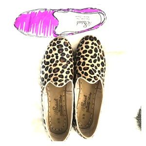 Leopard Calfskin flats (Includes og dust-bag)